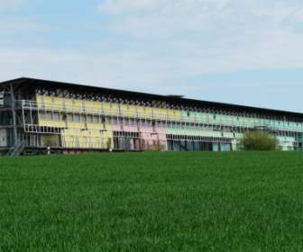 بناء جامعة الملونة