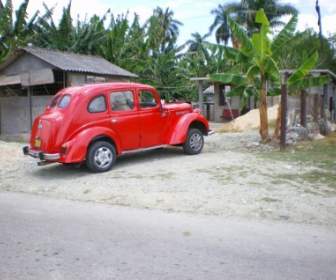 Havana Mobil Merah