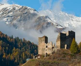 Castle Ruins Mountains