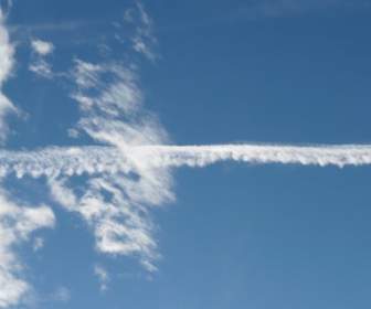 飛行機雲空雲
