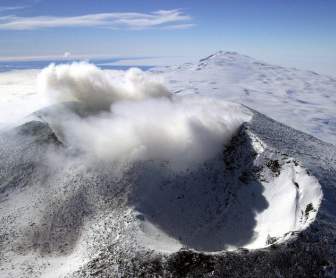 Krater Berge Luftbild