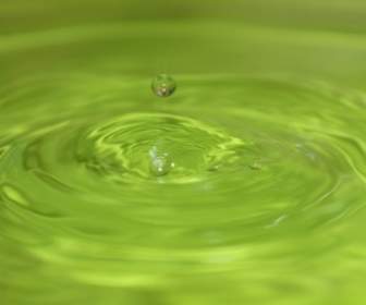 Goccia Di Liquido Verde