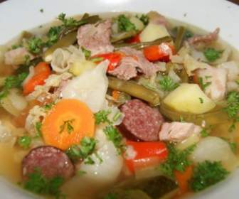 Pichlsteiner スープを食べる