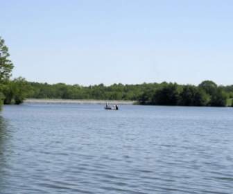 Pesca En El Lago Del Memorial De Los Veteranos