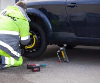 Flat Tire Breakdown Tire Service