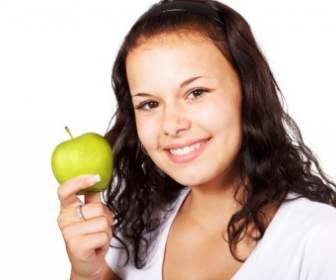 สาวกับแอปเปิ้ลเขียว