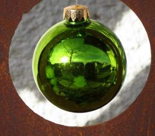 ガラス玉の輝きの緑