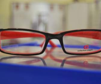 النظارات في Redblack