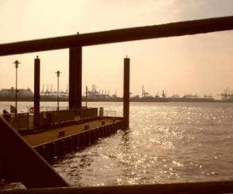 Pelabuhan Hamburg Indah