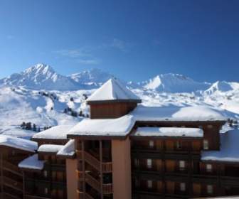 Hotel Con Montagne In Inverno
