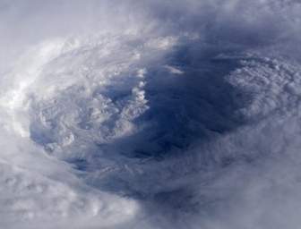 Uragano Isabel Ciclone Tropicale
