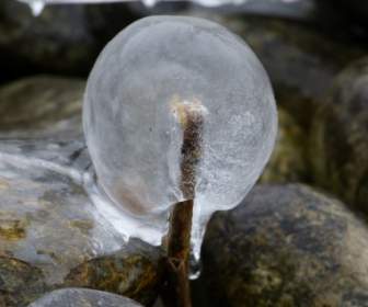 Ice Frozen Ball