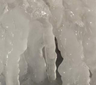 Pingente De Gelo Congelado Inverno