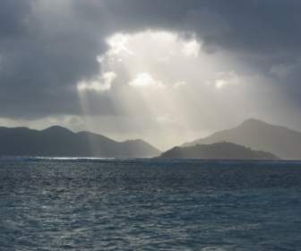 острова воды подсветки