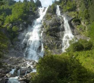 Cascata De Cachoeiras De Itália