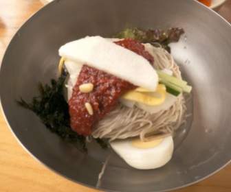 Koreanisches Essen Nudel Makguksu