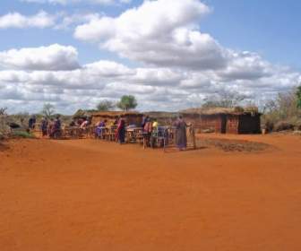 マサイ族の村のケニアの村人