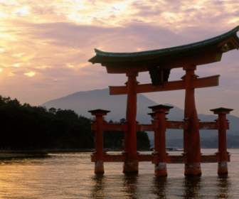 ضريح مياجيما في العالم اليابان خلفية غروب الشمس