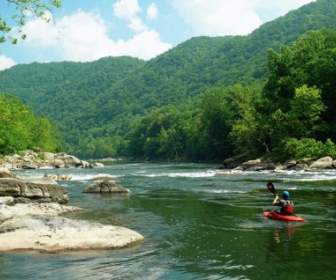 New River West Virginia Rafting En El Río