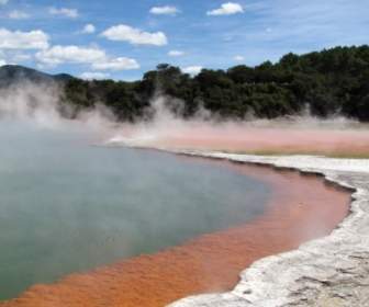 นิวซีแลนด์แชมเปญทะเลสาบน้ำพุร้อน