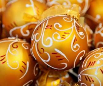 オレンジ色のクリスマス ボール