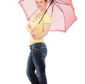 Posiert Mit Regenschirm