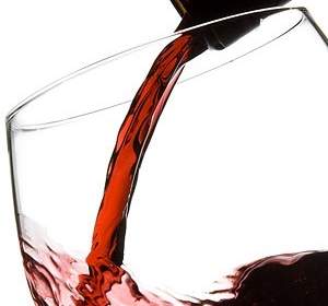 đổ Rượu Vang đỏ Là Một Hình ảnh Tức Thì