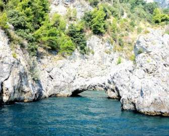 Pantai Amalfi Biru Laut