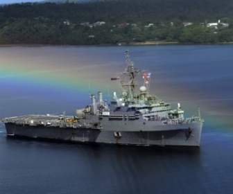 السفينة العسكرية البحرية الأمريكية