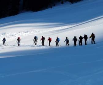 滑雪游冬季徒步遠足