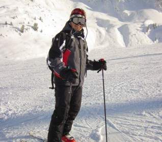 Skifahrer Mit Bergen