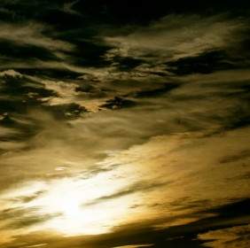 天空雲朵太陽
