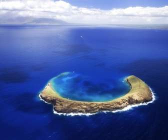 เกาะเล็ก ๆ พื้นหาดทรายธรรมชาติ