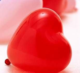 红色 Heartshaped 气球的股票照片