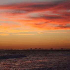 ビーチ、カリフォルニア州の日没