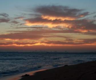 ビーチ、カリフォルニア州の日没