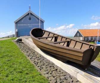 オランダの建物のボート