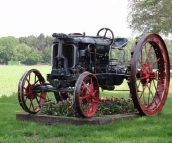 El Tractor De Holanda Viejo