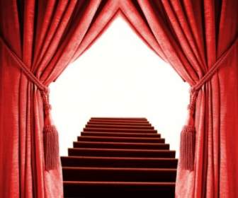 Le Rideau Rouge Et L'image Haute Définition D'escalier