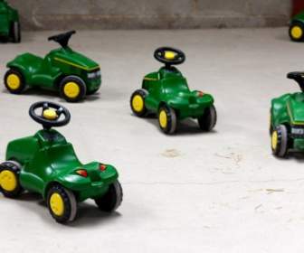 Traktor Spielzeug