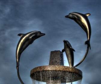 Türkei-Delphine-Skulptur