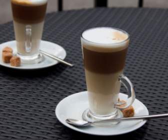 Zwei Kaffee Latte