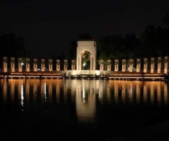 워싱턴 Dc 제 2 차 세계 대전 기념관 밤