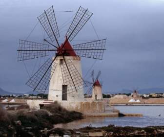 Windmühlen Am Infersa Salinen-Bilder-Italien-Welt
