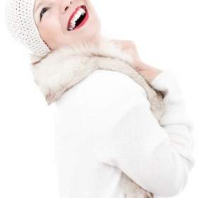 Femme Hiver Souriant