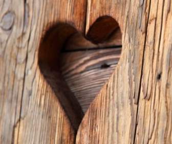деревянные сердце
