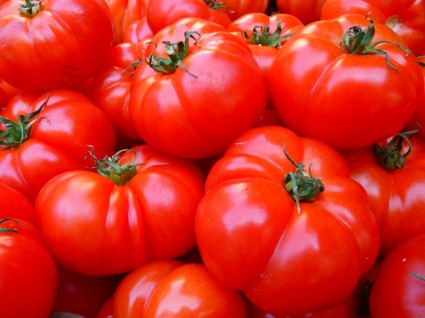 sayuran tomat merah
