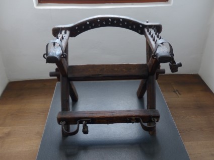 صك كرسي التعذيب للتعذيب في العصور الوسطى