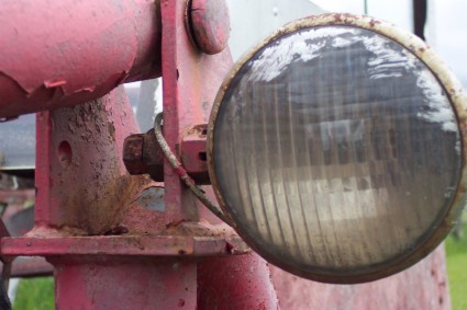 traktor lampu
