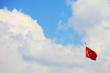 Bandeira da Turquia com céu